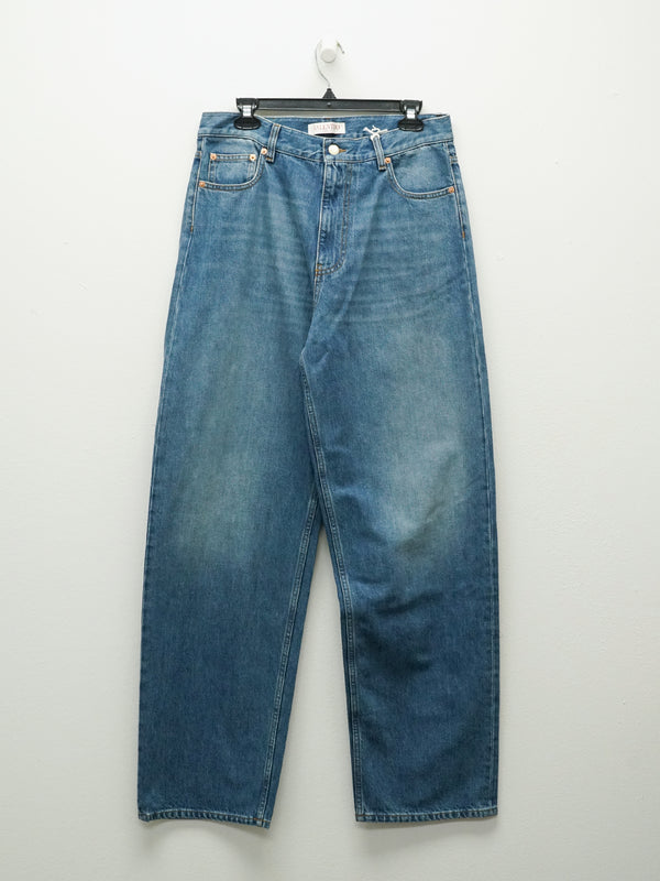 V-LOGO STRAIGHT-LEG JEANS